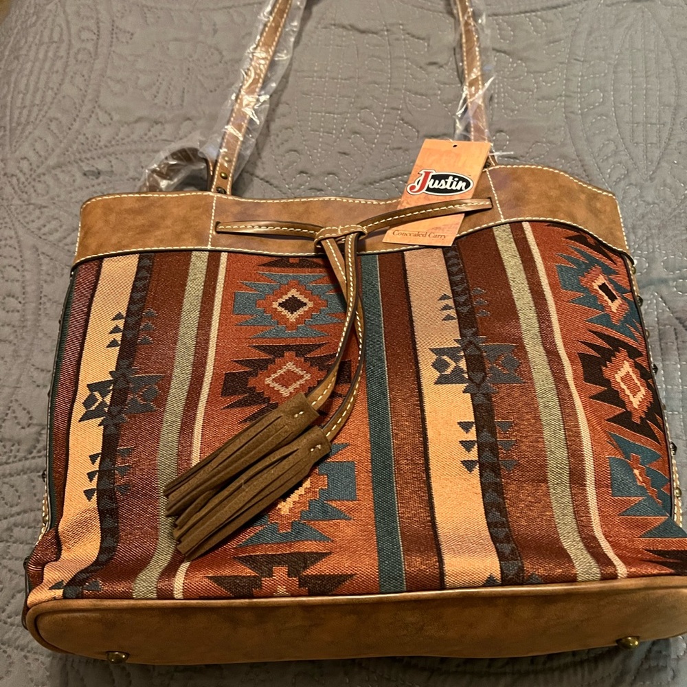 NWT Justin concealed carry tote bag
